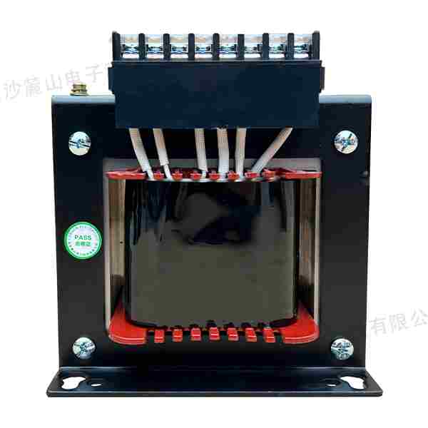 變壓器中性點的避雷器保護如何進行？